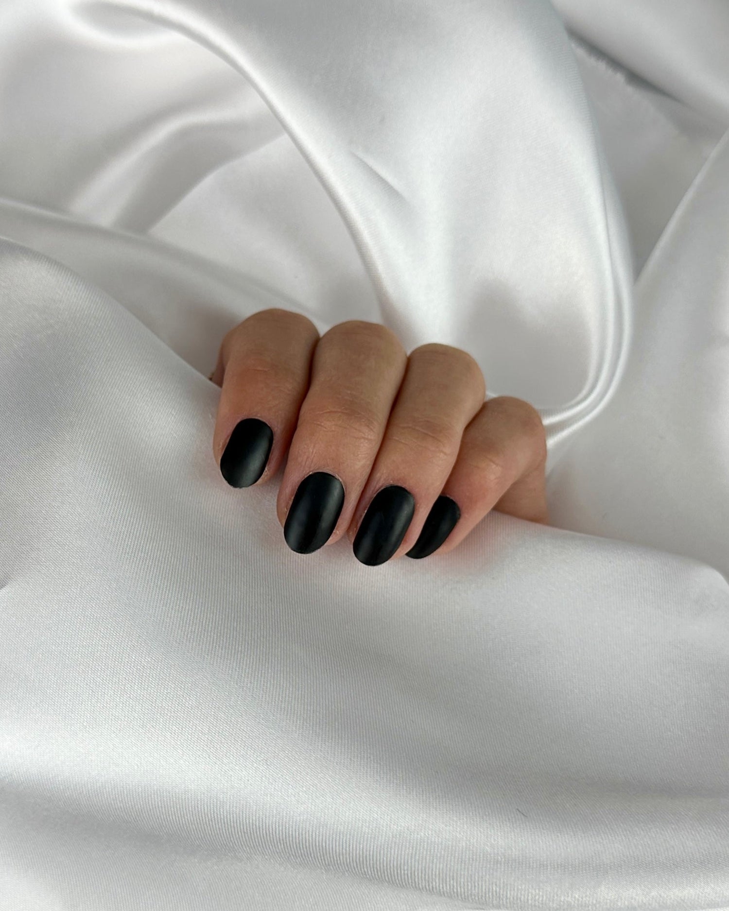 đ Noir velvet - Oprah Studio