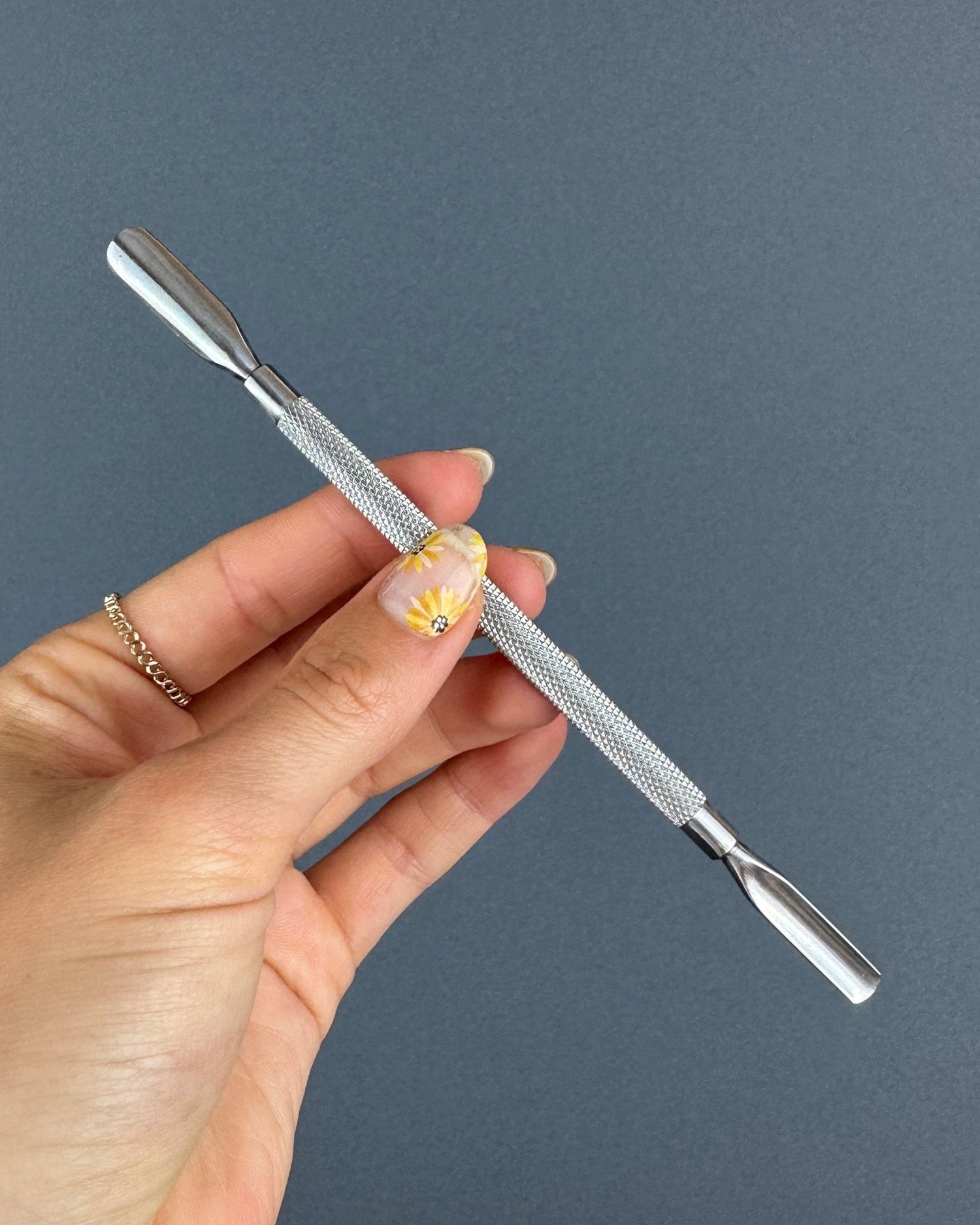 Pousse - Cuticules inox - Oprah Studio